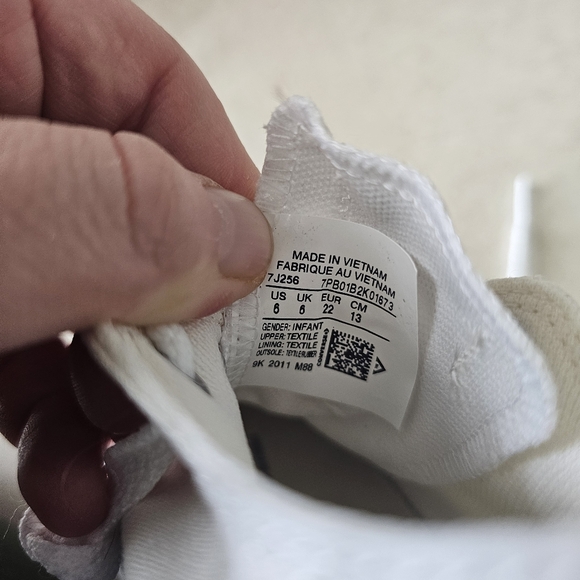 Converse Toddler Lace Up Sneakers - Picture 6 of 6